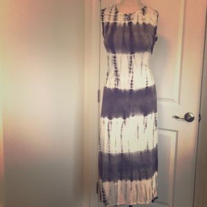 Ladies taupe and white print dress